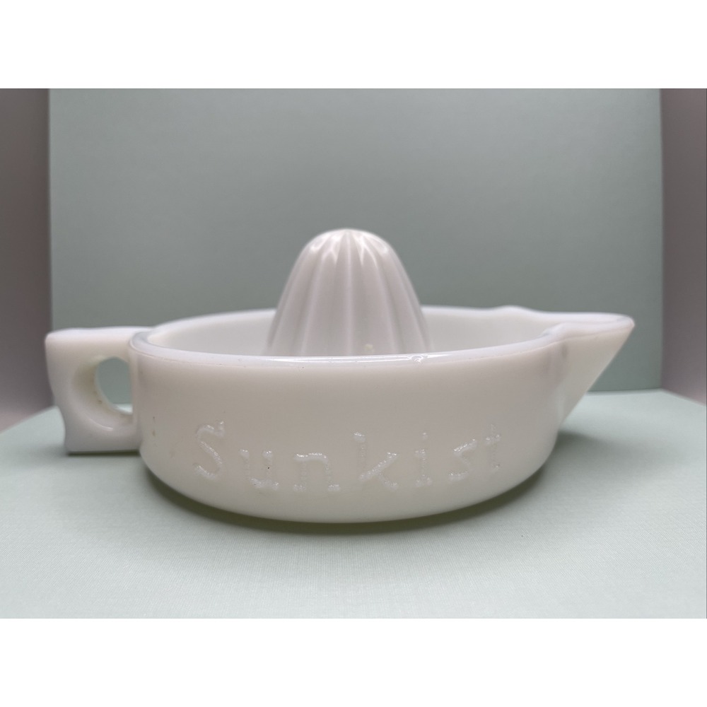 Vintage McKee Sunkist Milk Glass White Juicer Citrus Orange Lemons USA Pat 68764